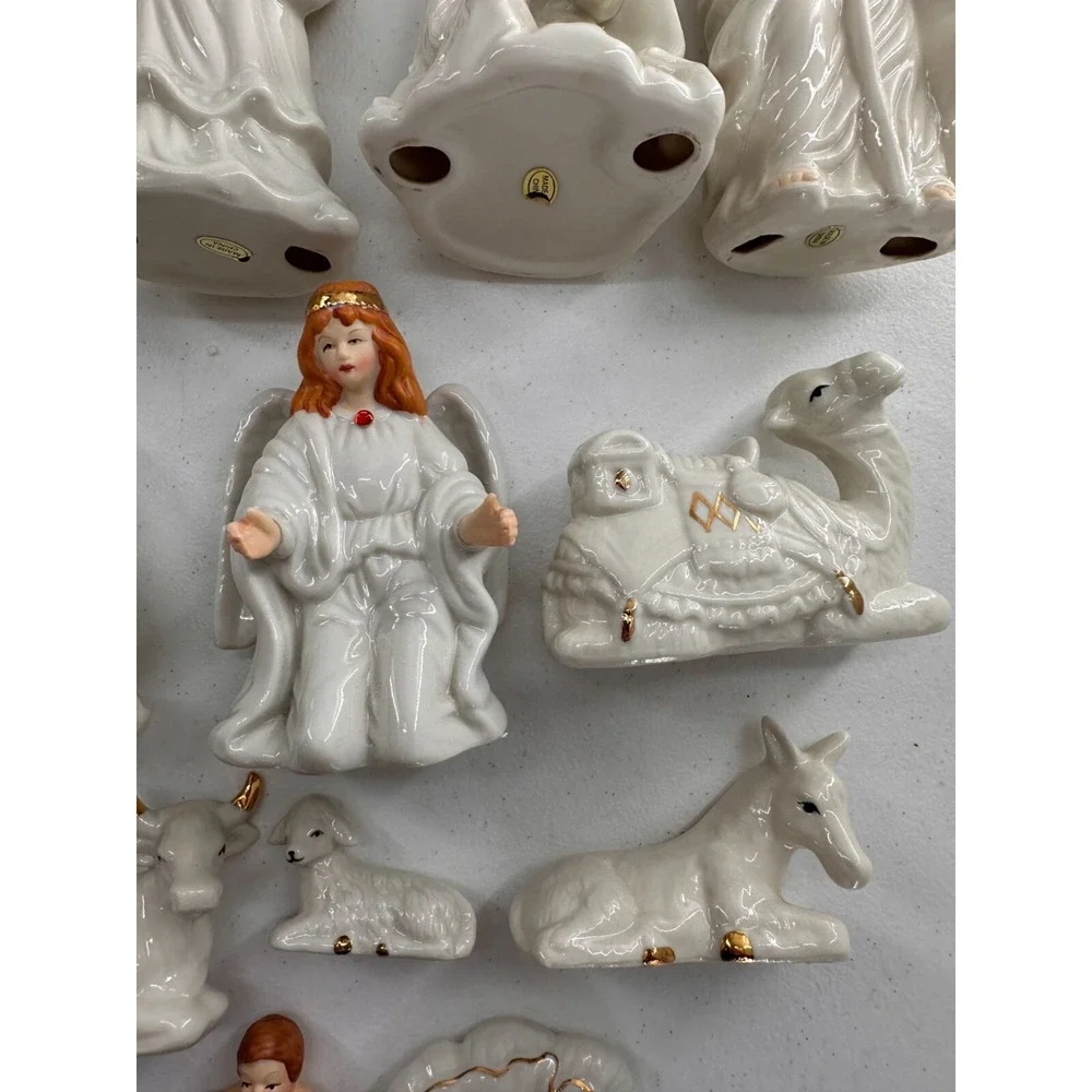 Vintage May Department Stores‎ Nativity Christmas 12 Figures Wood Base Read